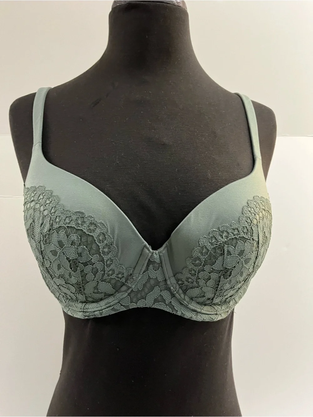 Lace-Accent Women's Bra in Sage Green Victoria’s Secret 32DD
